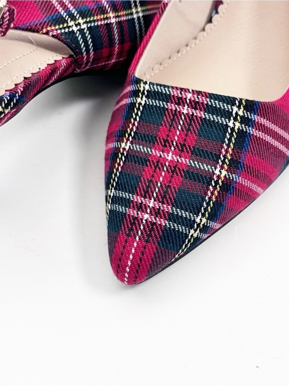 ISAAC MIZRAHI Tartan Plaid Pointy Toe Kitten Heel Slingbacks Size 8.5 Christmas - Picture 2 of 7